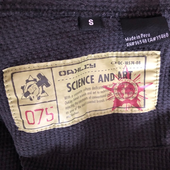 Oakley sweater - Picture 4 of 4